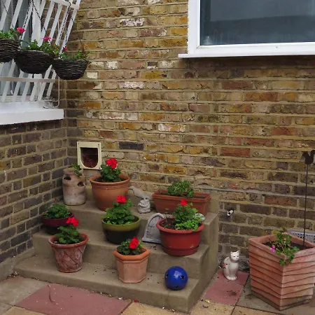 Garden Flat, Ealing Apartment Exterior photo