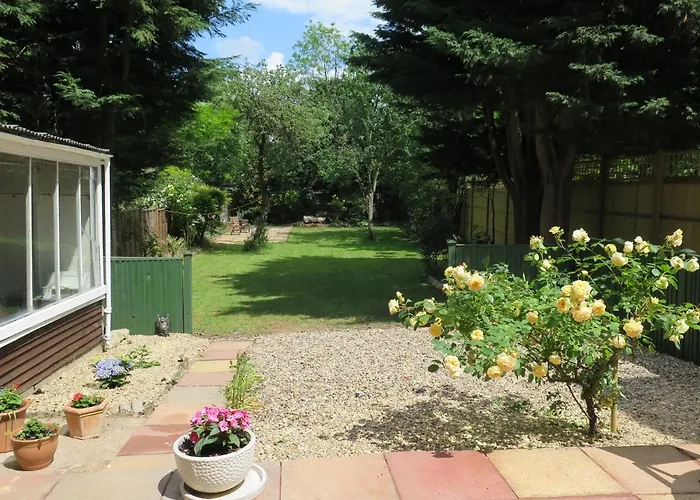 Garden Flat, Ealing