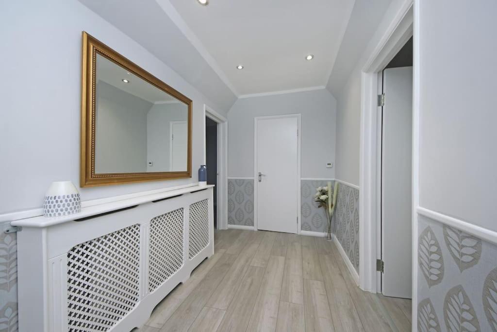 Garden Flat * Ealing