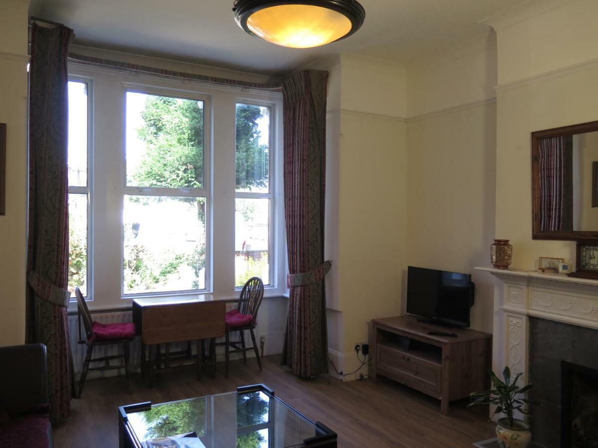 Garden Flat, Ealing